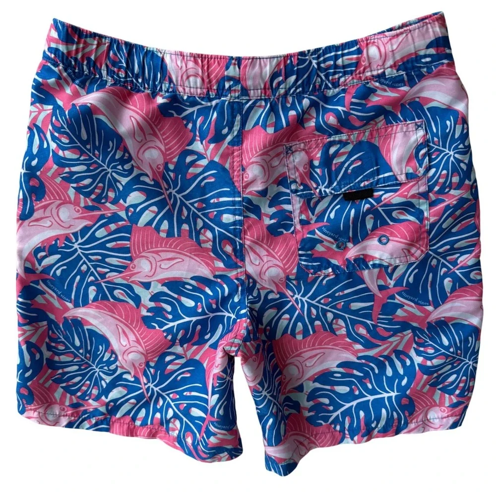 Vineyard Vines make splash